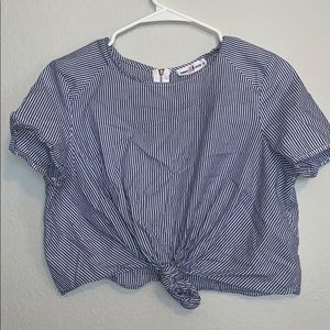 🔹Fashion House striped crop top front knot